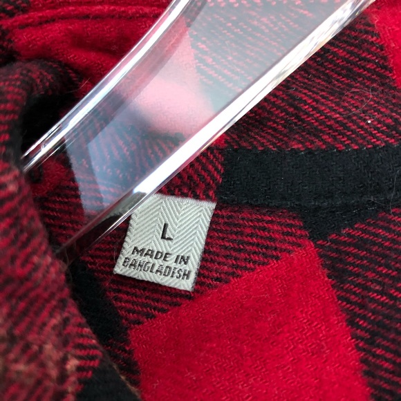 Sold🥀 Red Buffalo Plaid Bleach Splatter Flannel - Picture 10 of 12